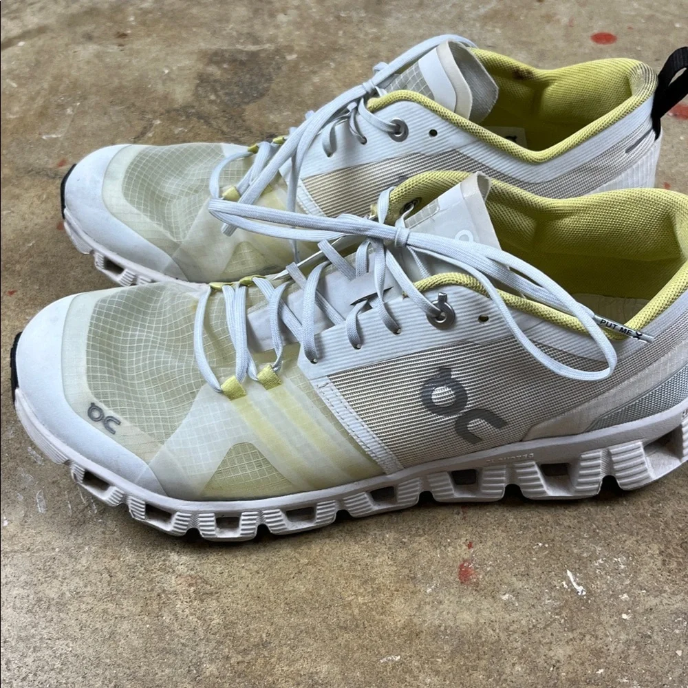 On Running Oncloud X Shift in Vapor Acacia 
Size: 8 - Picture 3 of 14